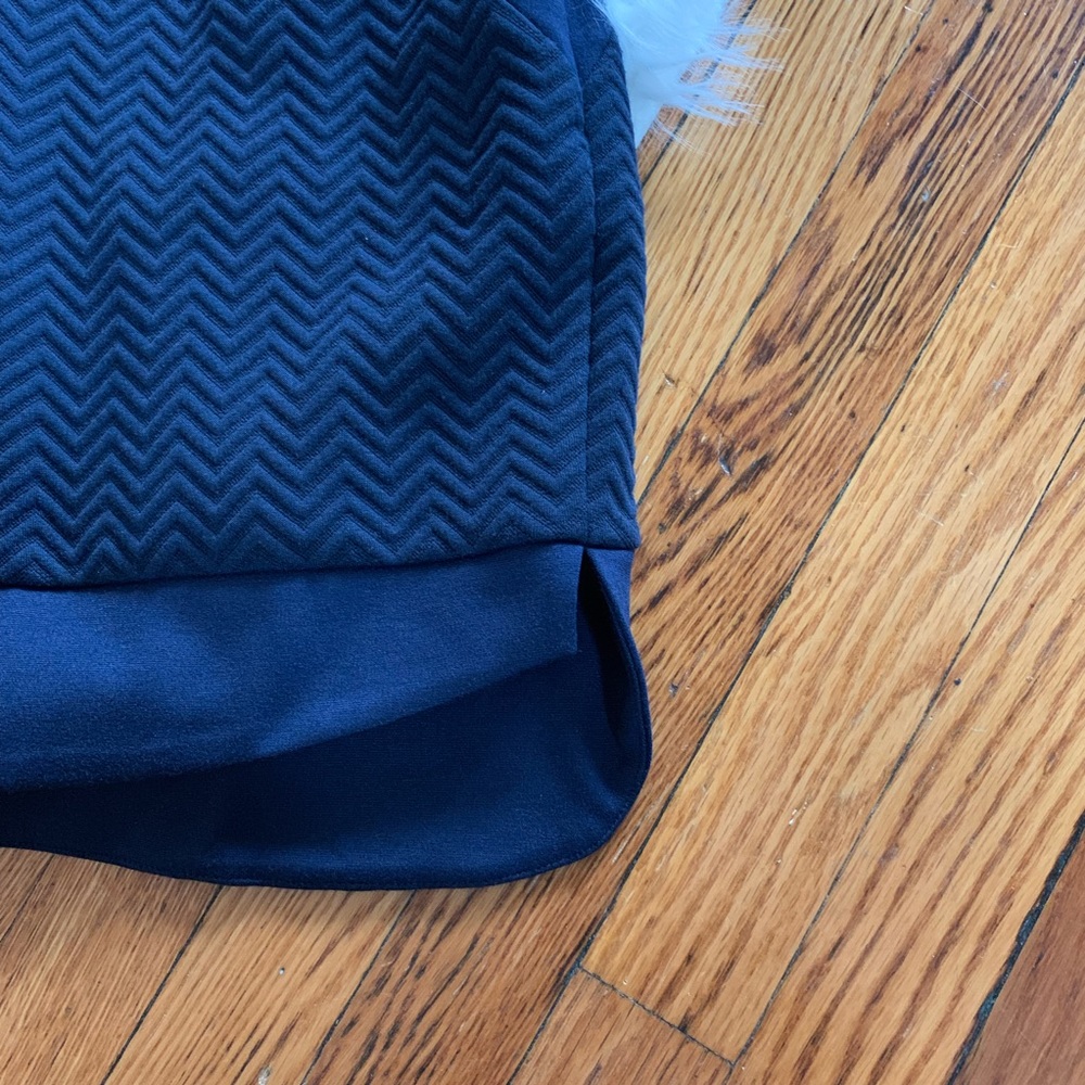 EUC Adelyn Rae Navy Chevron Cut-out Sheath Dress - Picture 3 of 4